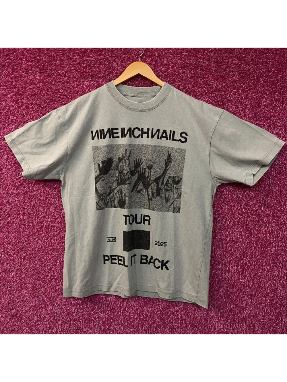 Nine Inch Nails " Peel it Back" 2025 Tour Industrial Rock T-Shirt XL